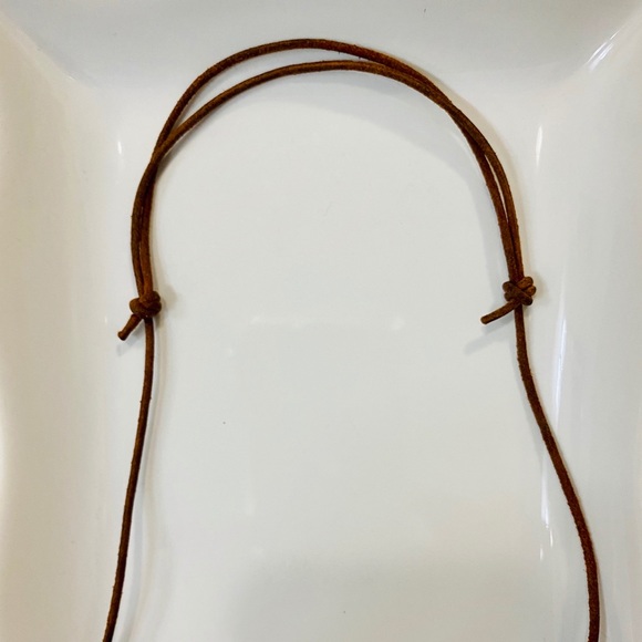 Brown leather animal stone necklace - Picture 7 of 8